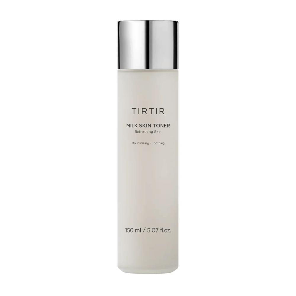 Tuotekuva "TIRTIR MILK SKIN TONER", ihonhoitoneste, joka lupaa virkistäviä ja rauhoittavia vaikutuksia. Sisältö on 150 ml.