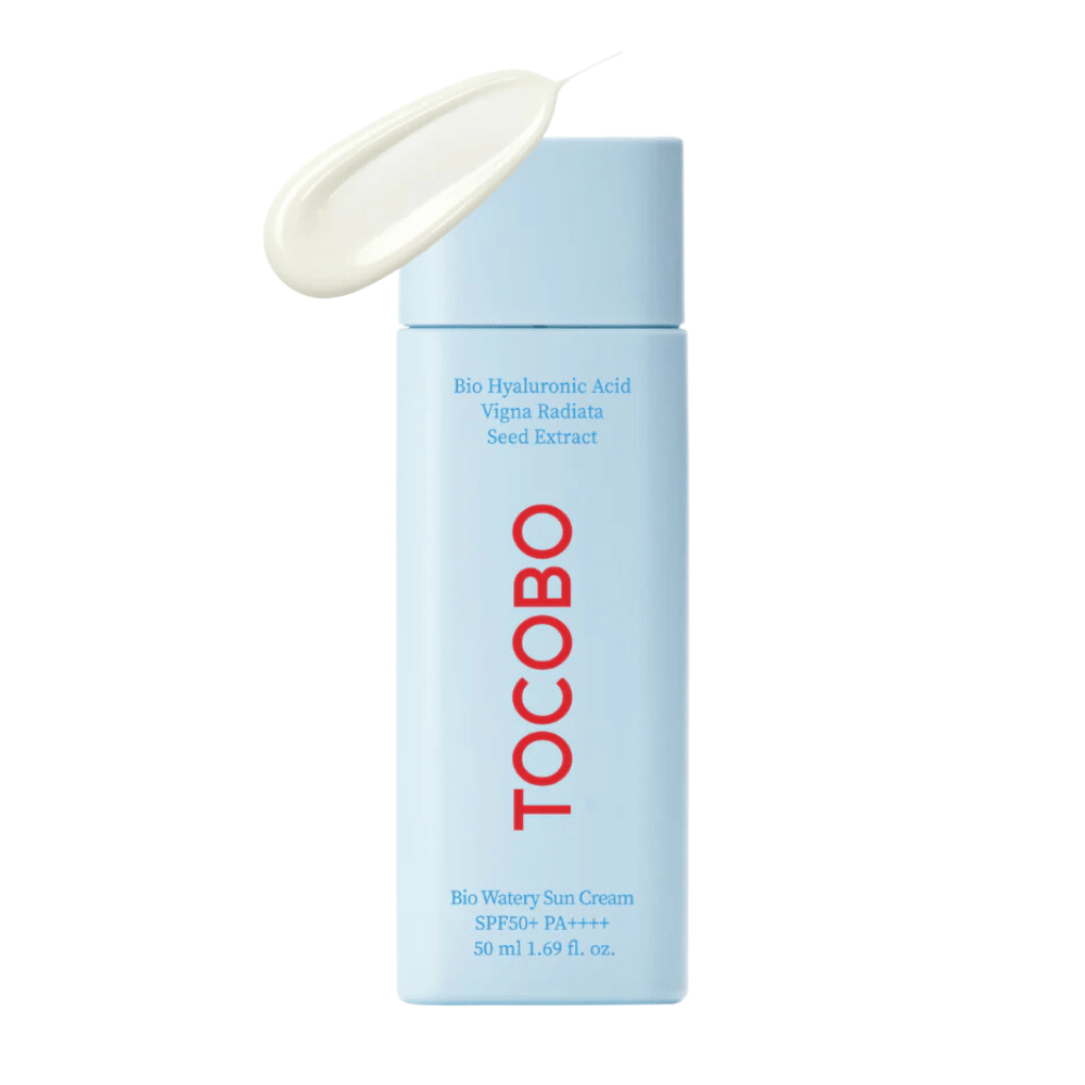 Yksi pullo TOCOBO Bio Watery Sun Cream SPF50+ PA++++ 50ml voidetta, joka sisältää luonnollisia ainesosia ihonhoitoon.