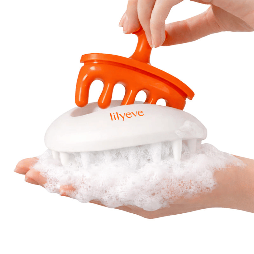 LILYEVE Two-Way Gua Sha Brush hieronta- ja gua sha -toiminnolla hiuspohjan hoitoon