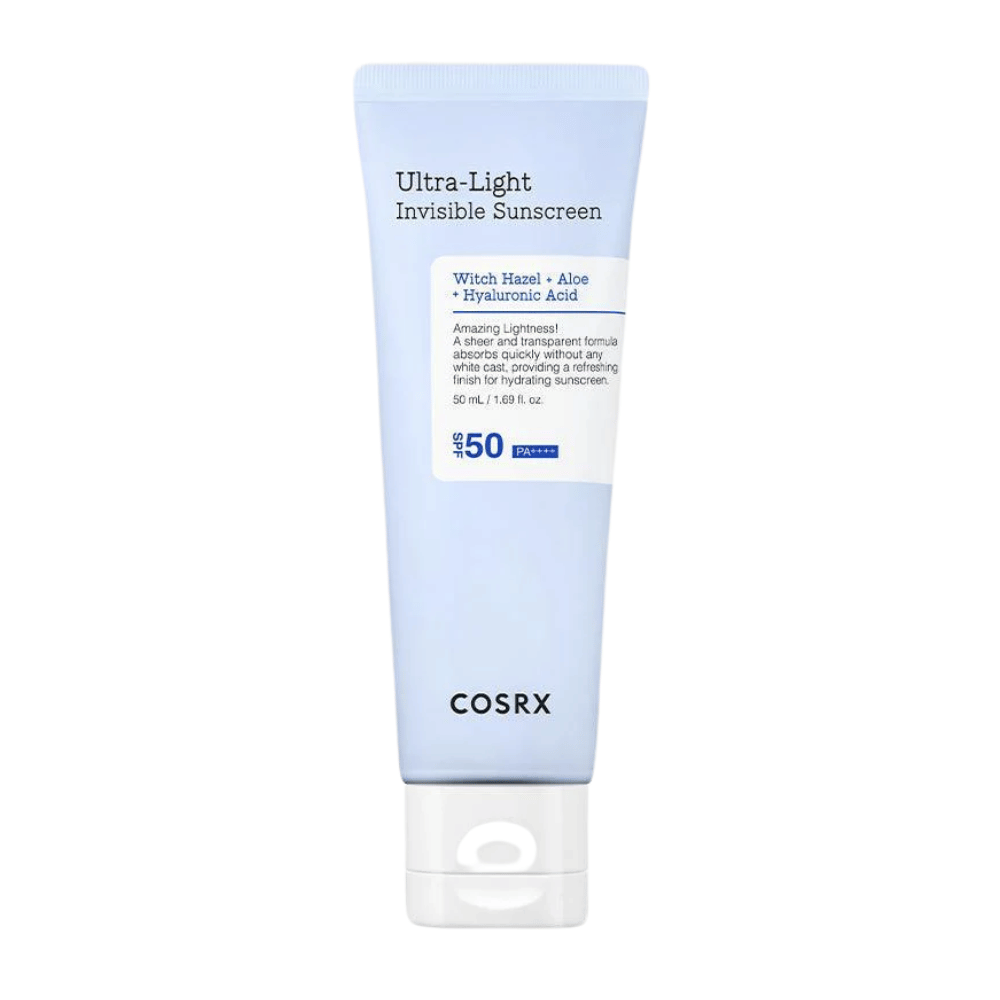 COSRX Ultra-Light Invisible Sunscreen sinisessä tuubissa SPF 50 PA++++, sisältää taikapähkinää, aloe veraa ja hyaluronihappoa – kevyt koostumus ilman valkoista kalvoa kosteuttavaan aurinkosuojaan.