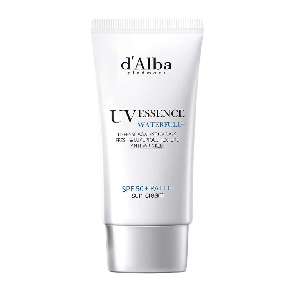 Tuotekuva d'Alba UV Essence Waterfull+ Sun Cream -aurinkovoiteesta, jonka suojakerroin on SPF 50+ PA++++, valkoisessa ja hopeanvärisessä tuubissa, kuvattu valkoista taustaa vasten.