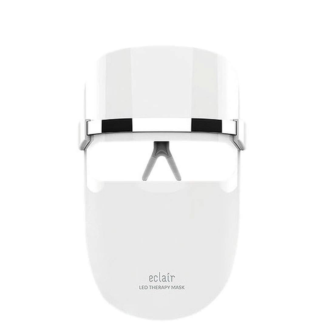 Yksi ECLAIR LED Therapy Mask valkoisella taustalla ihon parannuksilla.