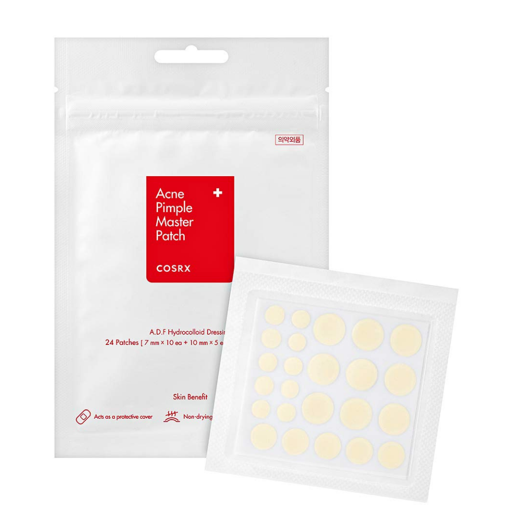 Valkoinen paketti, jossa on valkoinen lappu, COSRX Acne Pimple Master Patch (1paketti x 24 laastaria) aknen ja näppylöiden hoitoon hydrokolloiditeknologialla.