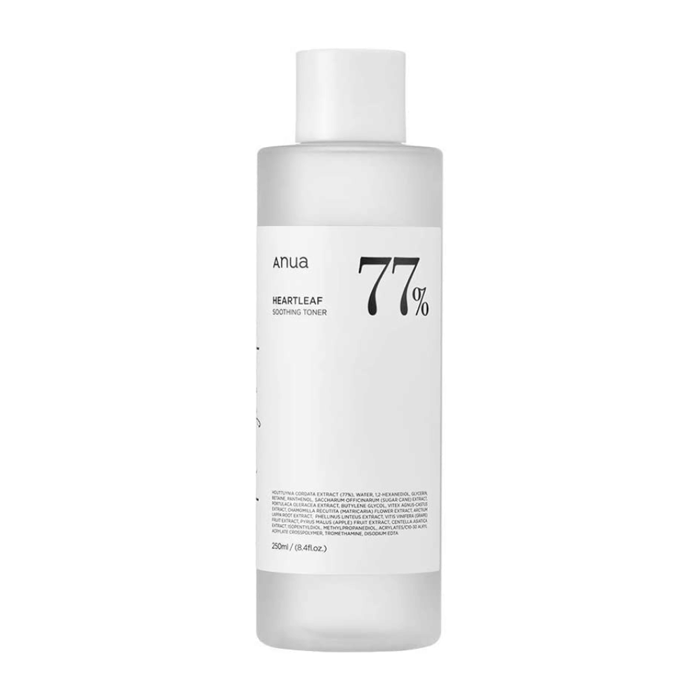 Pullo Heartleaf 77% Soothing Toner Anua-etiketillä, joka on formuloitu rauhoittavalla kasvovedellä herkälle iholle.