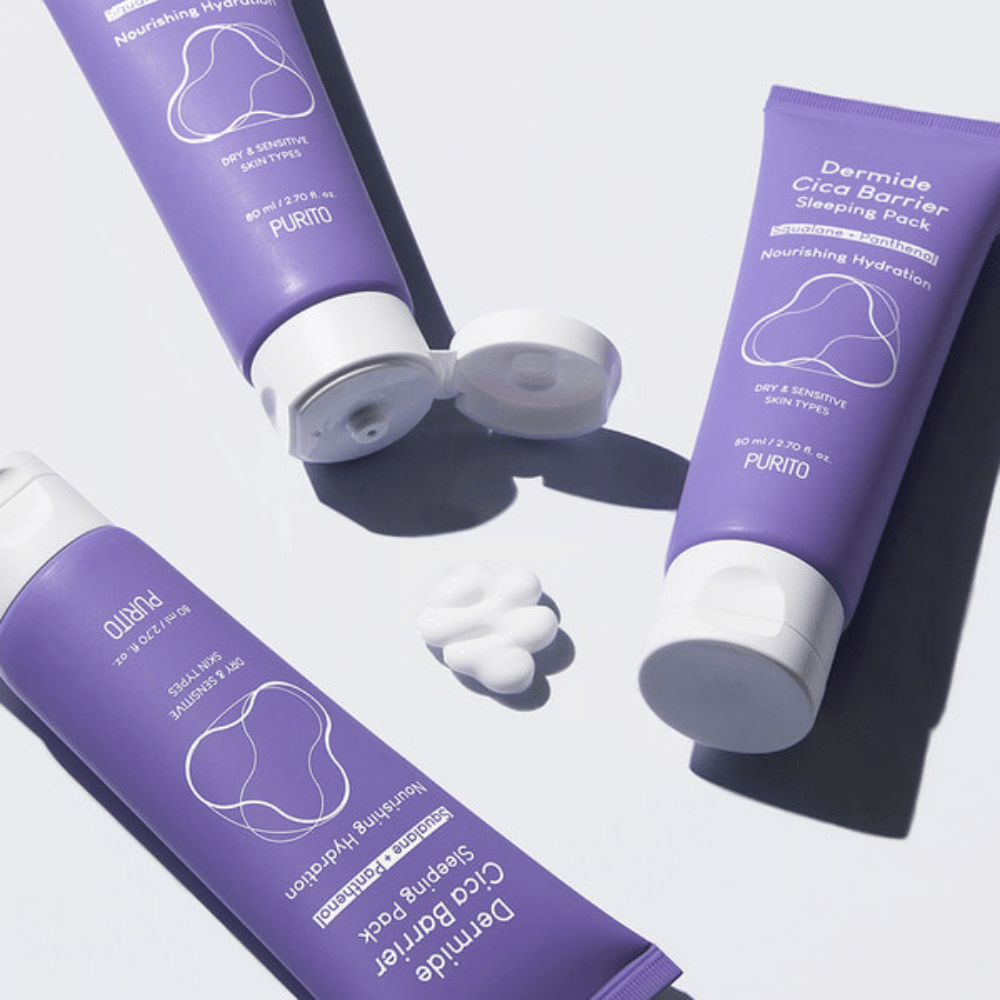 Kaksi tuubia PURITO Dermide Cica Barrier Sleeping Pack 80ml valkoisella pinnalla.