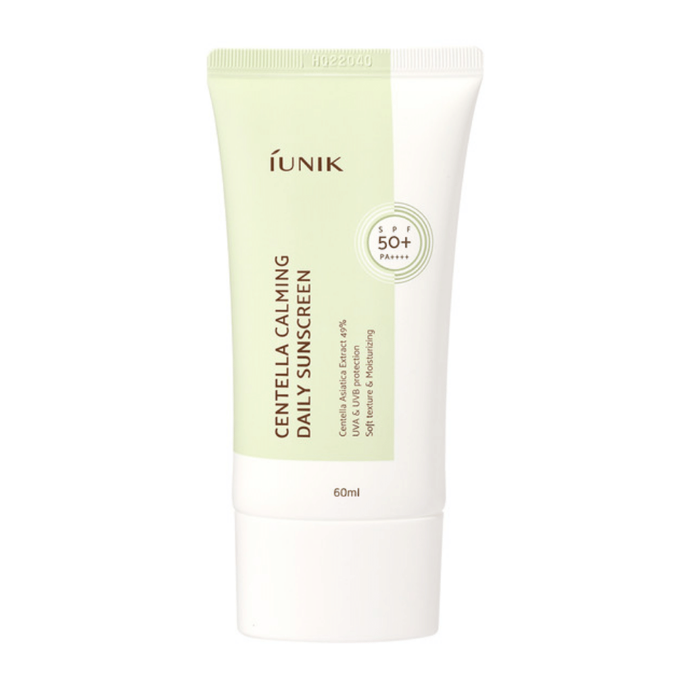 Putkilo iUNIK Centella Calming Daily Sunscreen 60ml SPF 50+ ja suoja UVA- ja UVB-säteilyä vastaan valkoisella taustalla.